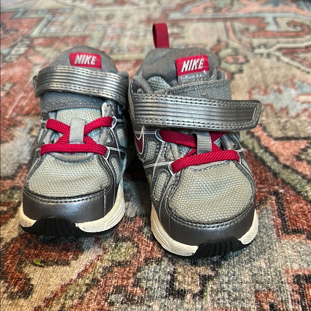 Nike Kids Silver and Pink Sneakers